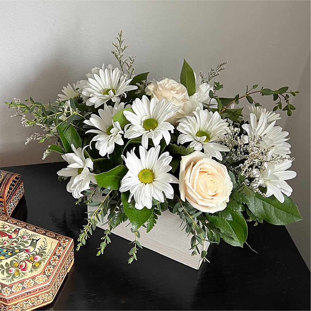 Fresh Linen Box Bouquet – KAY'S FLORAL AFFAIR, Monett MO