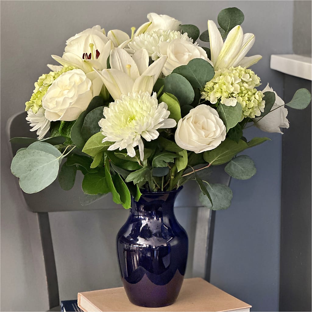 Snowy Dreams Bouquet – KAY'S FLORAL AFFAIR, Monett MO